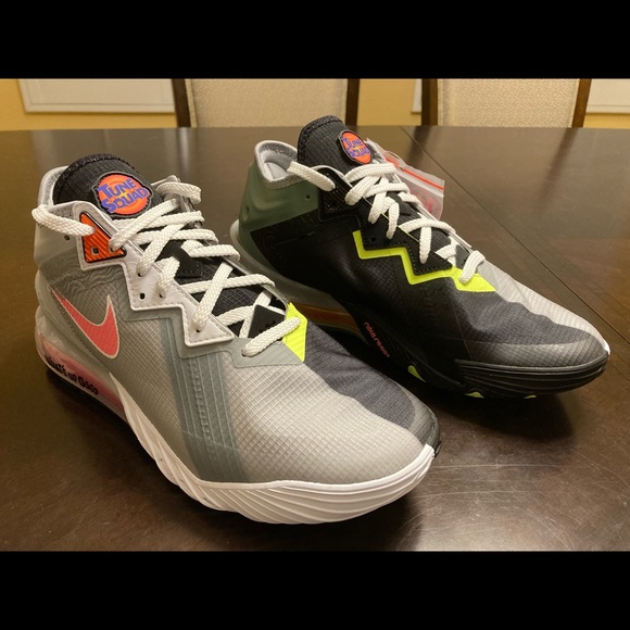 nike lebron bugs bunny